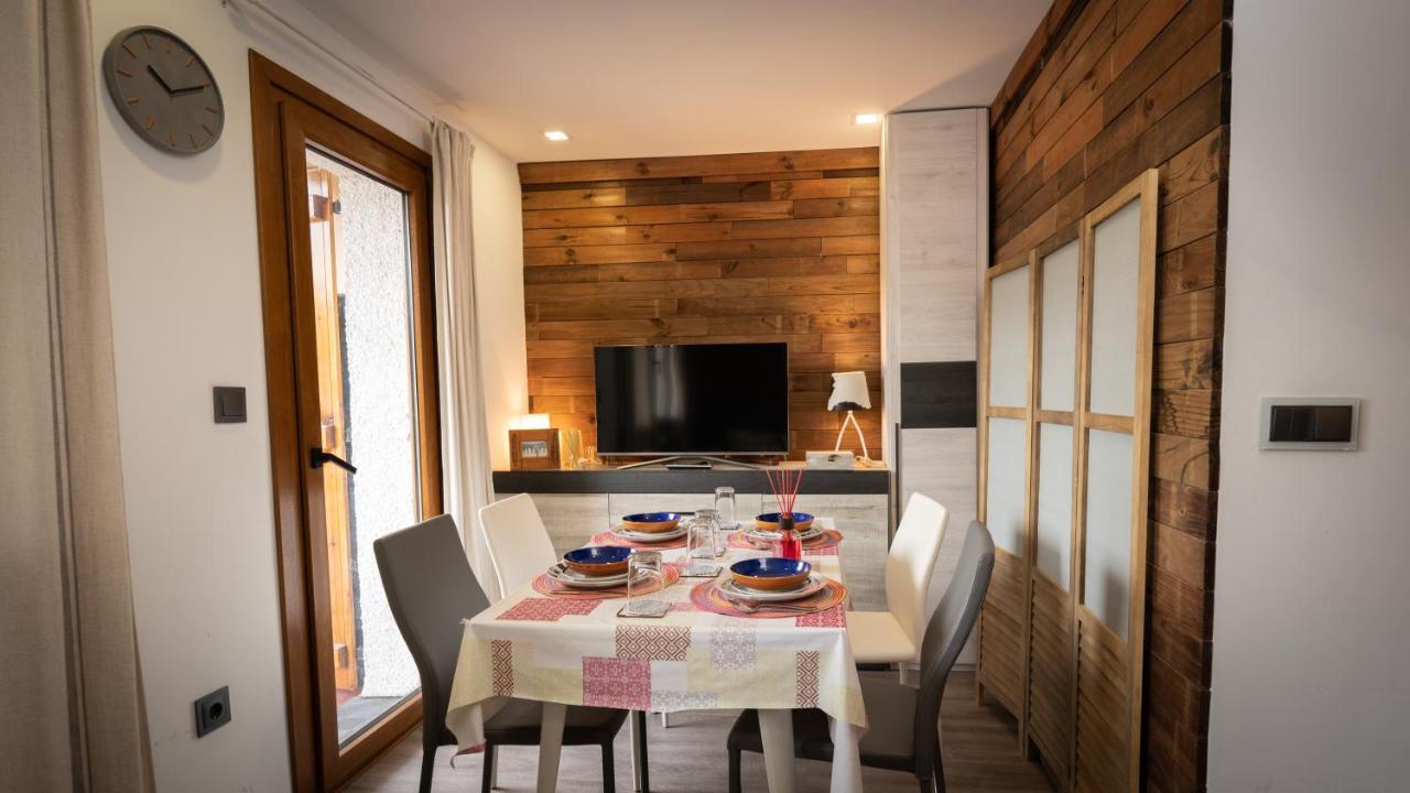 Apartamentos フォルミガル エクステリア 写真